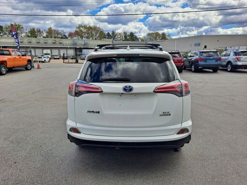 Used 2016 Toyota RAV4 XLE AWD/4WD image 6