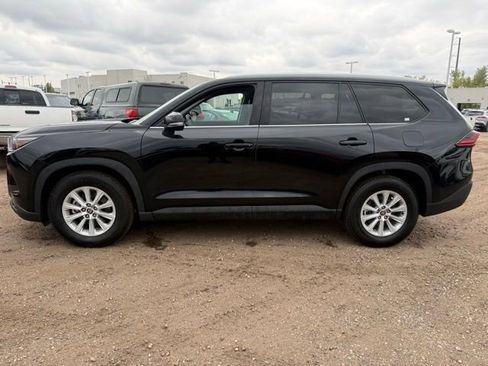 Used 2025 Toyota Grand Highlander FWD image 2