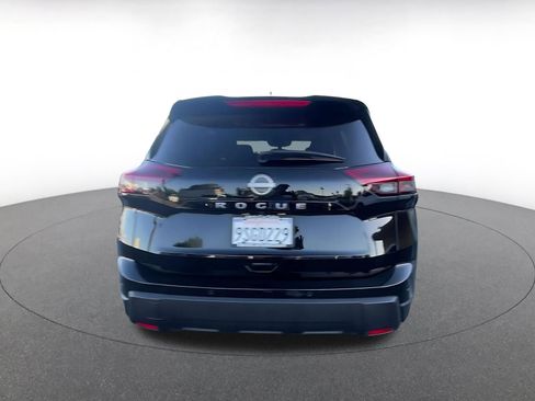 Used 2025 Nissan Rogue SV image 12