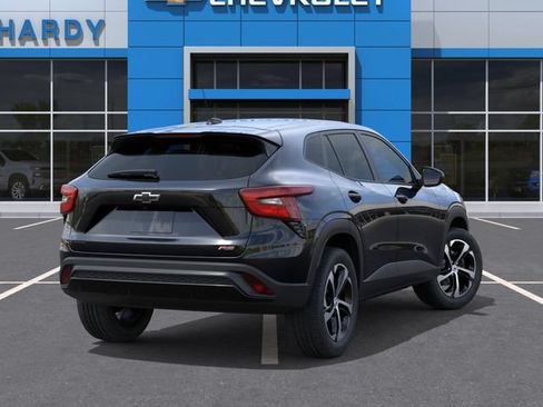 New 2026 Chevrolet Trax RS w/ Sunroof Package FWD image 4