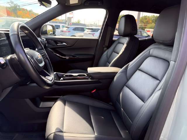 Used 2025 Chevrolet Equinox LT w/ Convenience Package II AWD/4WD image 13
