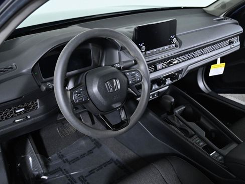 Used 2025 Honda Accord SE image 10