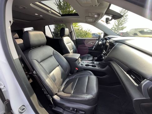 Used 2020 Chevrolet Traverse Premier w/ Redline Edition AWD/4WD image 12