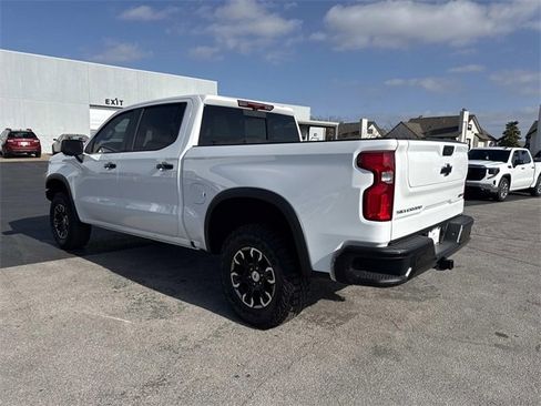 Used 2025 Chevrolet Silverado 1500 ZR2 w/ Technology Package image 2