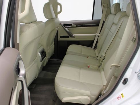 Used 2014 Lexus GX 460 w/ Premium Package AWD/4WD image 38