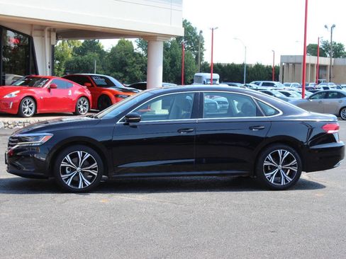 Used 2021 Volkswagen Passat 2.0T SE image 6