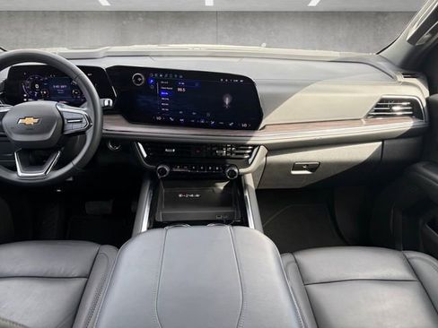 Certified 2025 Chevrolet Tahoe LT image 3