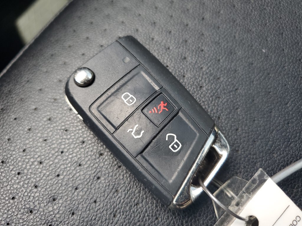 Used 2021 Volkswagen Tiguan SE R-Line FWD image 23