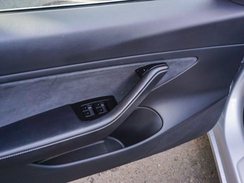 Used 2018 Tesla Model 3 Long Range image 19