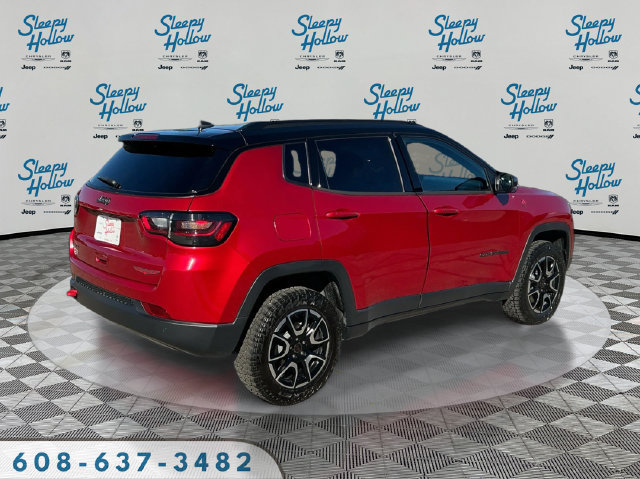 Used 2025 Jeep Compass Trailhawk w/ Trailhawk Elite Group AWD/4WD image 5