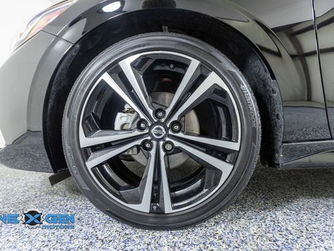 Used 2022 Nissan Sentra SR w/ SR Premium Package FWD image 47