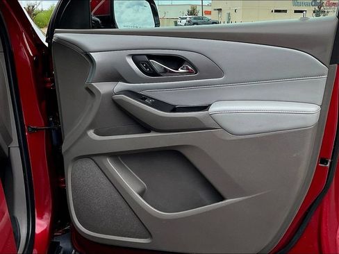 Used 2019 Chevrolet Traverse LT FWD image 20