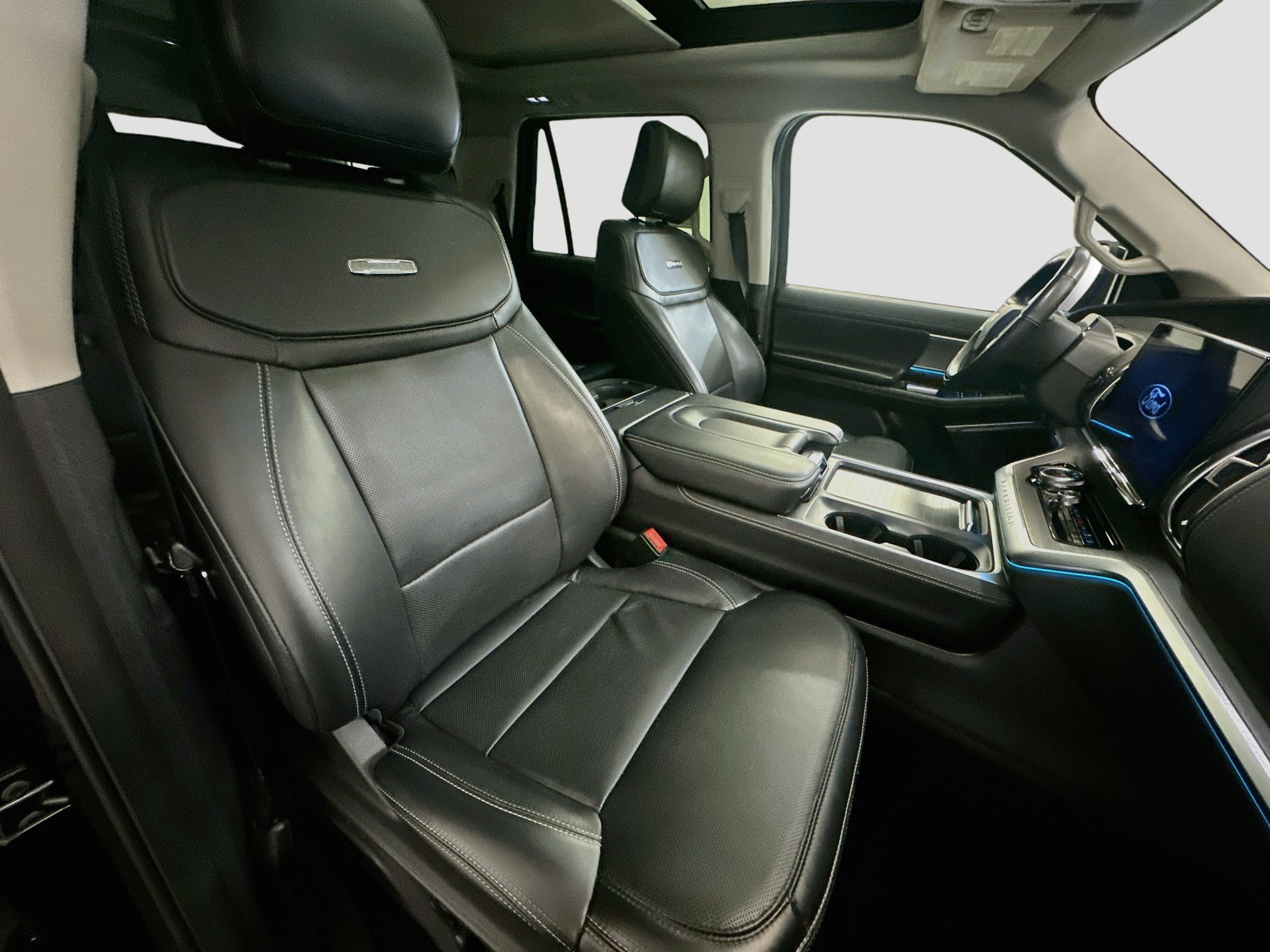 Used 2025 Ford Expedition Platinum AWD/4WD image 35