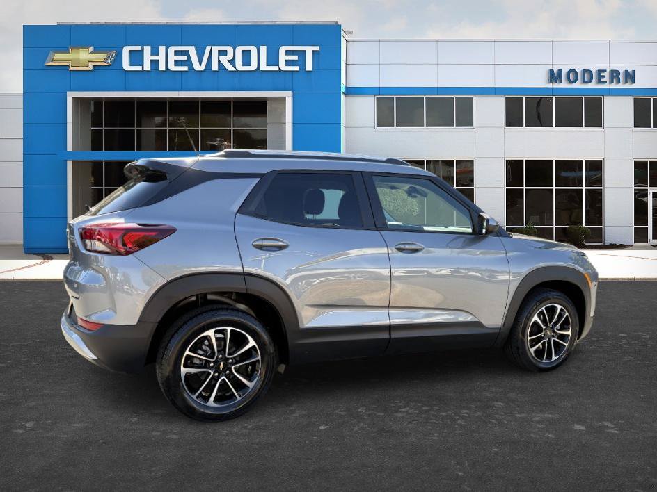 Used 2025 Chevrolet TrailBlazer LT FWD image 5