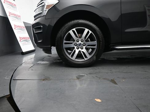 Used 2023 Ford Expedition Limited image 16