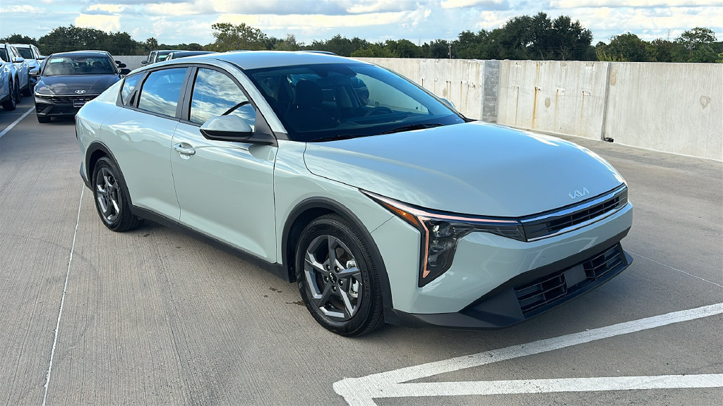 Used 2026 Kia K4 FWD image 14