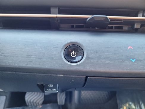 Used 2024 Nissan Ariya FWD image 33