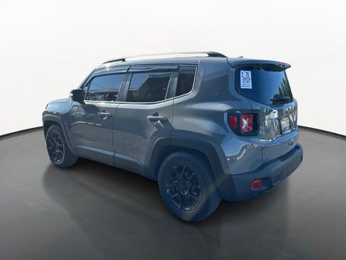 Used 2019 Jeep Renegade Altitude w/ UConnect 8.4 Nav Group FWD image 5