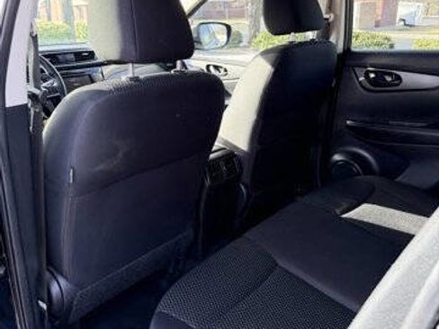 Used 2019 Nissan Rogue Sport S image 22