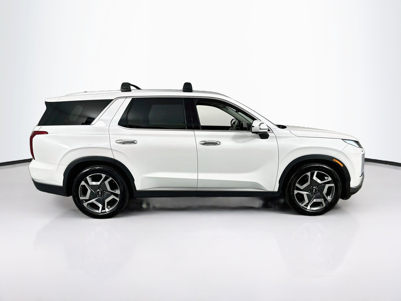 Used 2023 Hyundai Palisade Limited FWD image 4
