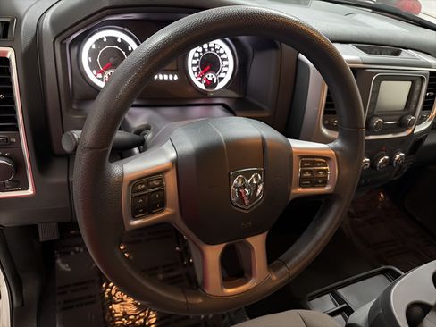 Used 2023 RAM 1500 Classic SLT AWD/4WD image 18