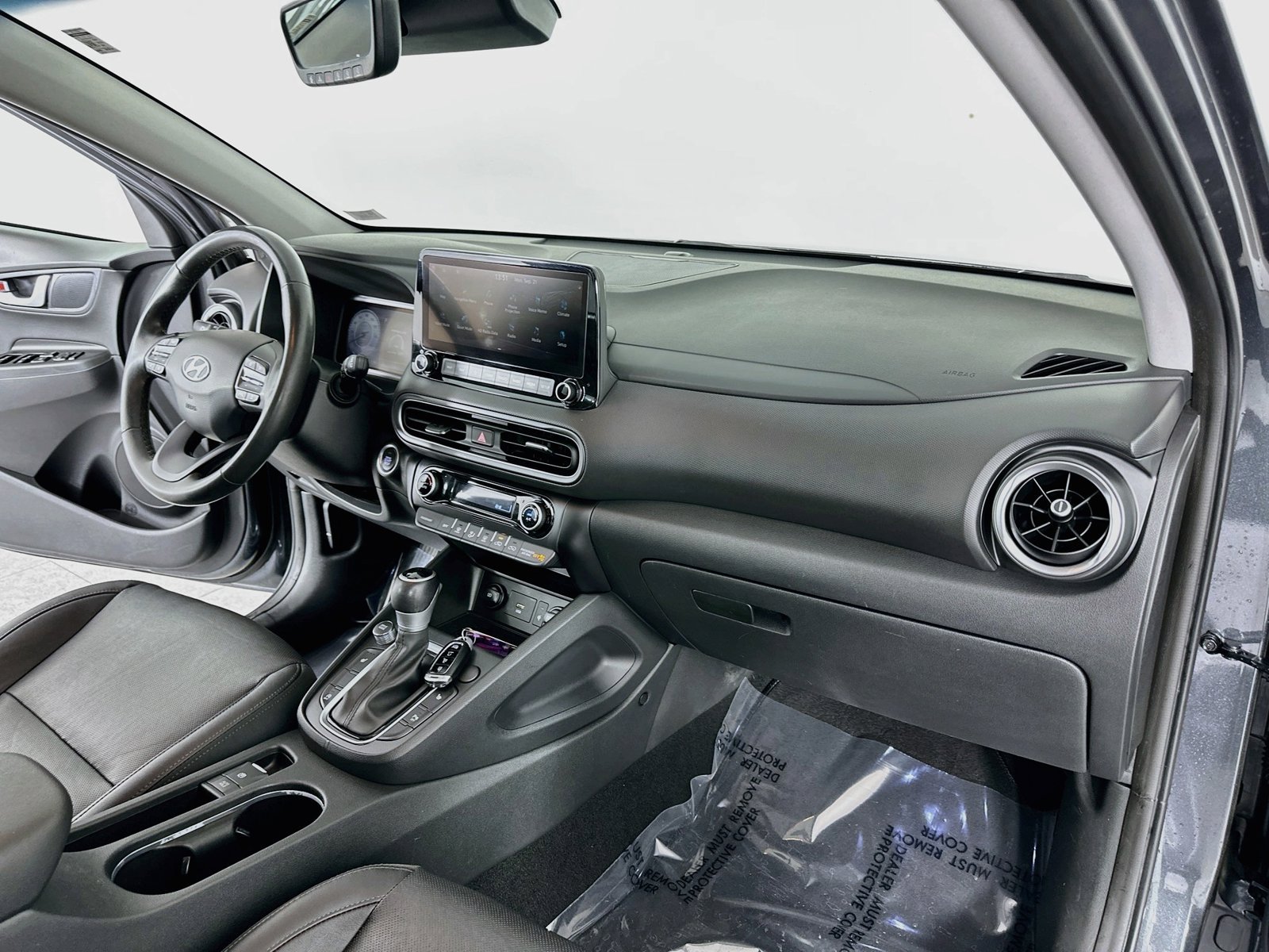 Certified 2022 Hyundai Kona Limited FWD image 35