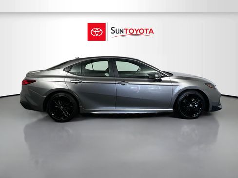 Used 2026 Toyota Camry SE FWD image 2