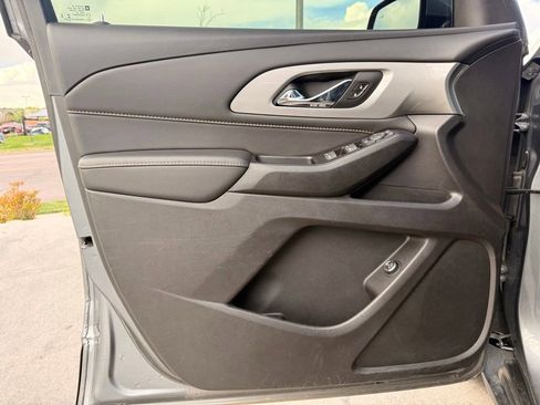 Used 2020 Chevrolet Traverse LT AWD/4WD image 9