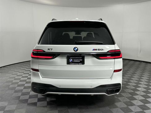 Used 2025 BMW X7 M60i image 9