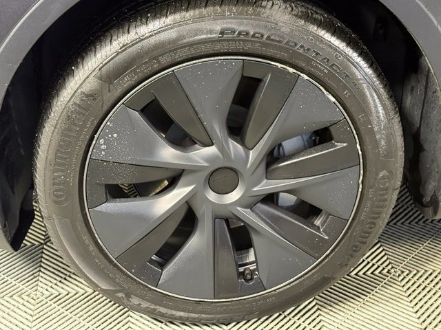 Used 2024 Tesla Model Y Long Range RWD image 15