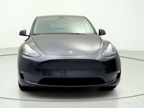 Used 2024 Tesla Model Y Long Range AWD/4WD image 2