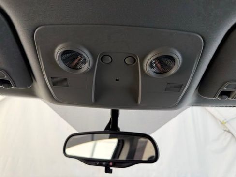 Used 2016 Chevrolet Traverse LT image 37