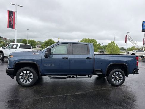 Used 2025 Chevrolet Silverado 2500 Custom w/ Custom Value Package AWD/4WD image 8