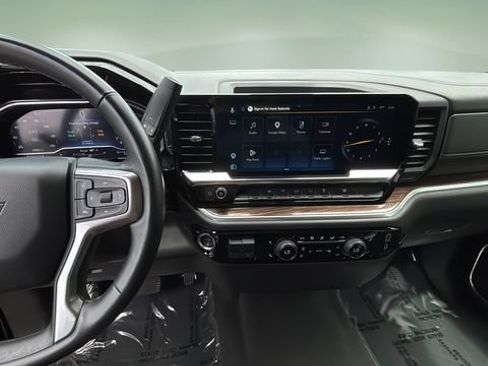 Used 2025 Chevrolet Silverado 1500 LT AWD/4WD image 11