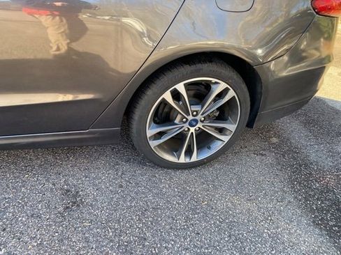 Used 2019 Ford Fusion Titanium image 6