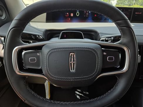 New 2027 Lincoln Navigator Premiere RWD image 20