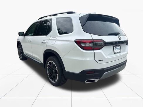 New 2026 Honda Pilot Touring image 6