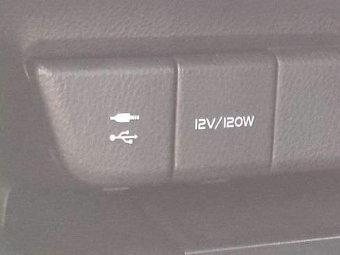 Used 2018 Toyota Camry LE image 24