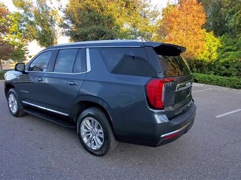 Used 2021 GMC Yukon SLT w/ SLT Premium Package image 6