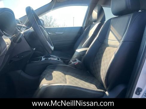 Used 2022 Nissan Rogue Sport SV w/ Technology Package image 16