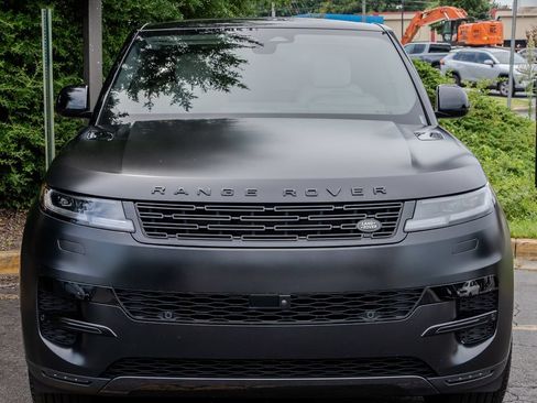Used 2024 Land Rover Range Rover Sport SE AWD/4WD image 2