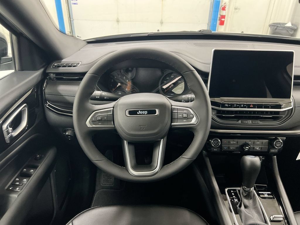 New 2026 Jeep Compass Latitude AWD/4WD image 11