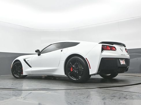 Used 2017 Chevrolet Corvette Stingray Coupe w/ 1LT RWD image 25