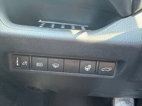 Used 2022 Toyota RAV4 SE w/ Convenience Package AWD/4WD image 8