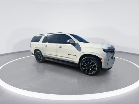 Used 2022 Chevrolet Suburban RST w/ Luxury Package image 2