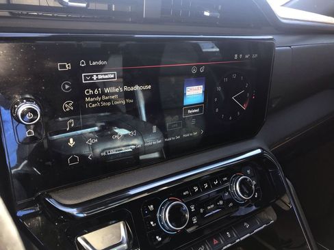 Used 2022 GMC Sierra 1500 AT4 w/ AT4 Preferred Package image 16