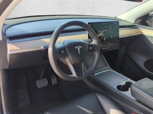 Used 2023 Tesla Model Y Long Range AWD/4WD image 12