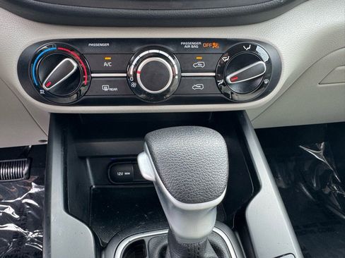 Used 2023 Kia Soul LX w/ LX Technology Package image 20