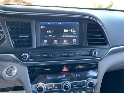 Used 2020 Hyundai Elantra Value Edition FWD image 60