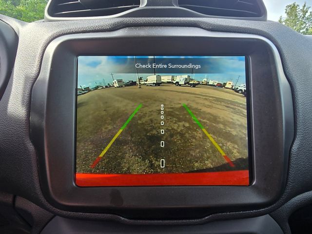 Used 2023 Jeep Renegade Latitude AWD/4WD image 21